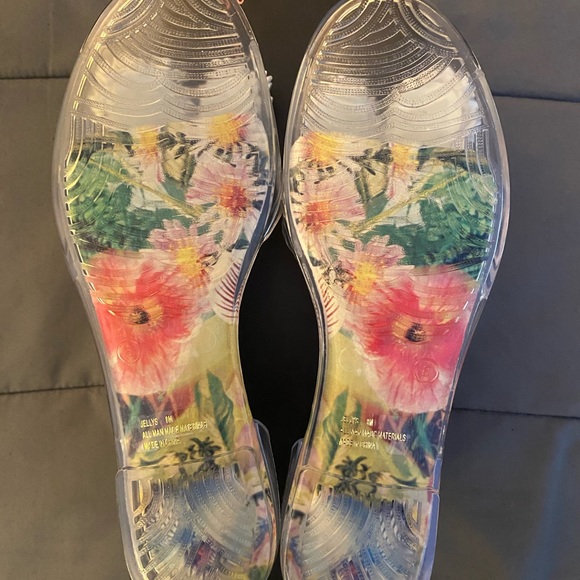 STEVEN BY STEVE MADDEN CLEAR FLAT JELLY SANDALS - Picture 6 of 7